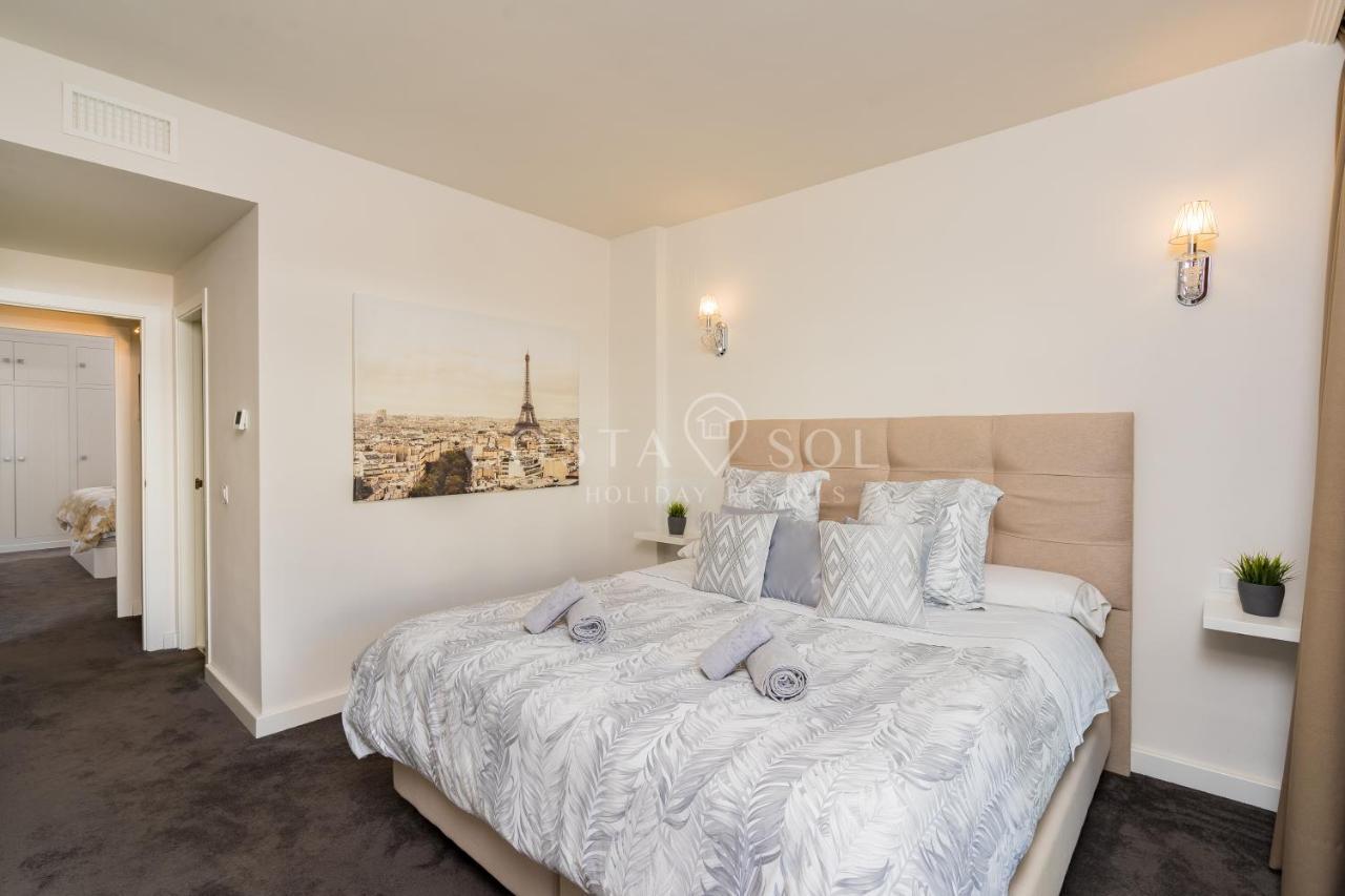 Puerto Marina-Benalmadena Luxury Apartment Dentro De La Isla Zewnętrze zdjęcie