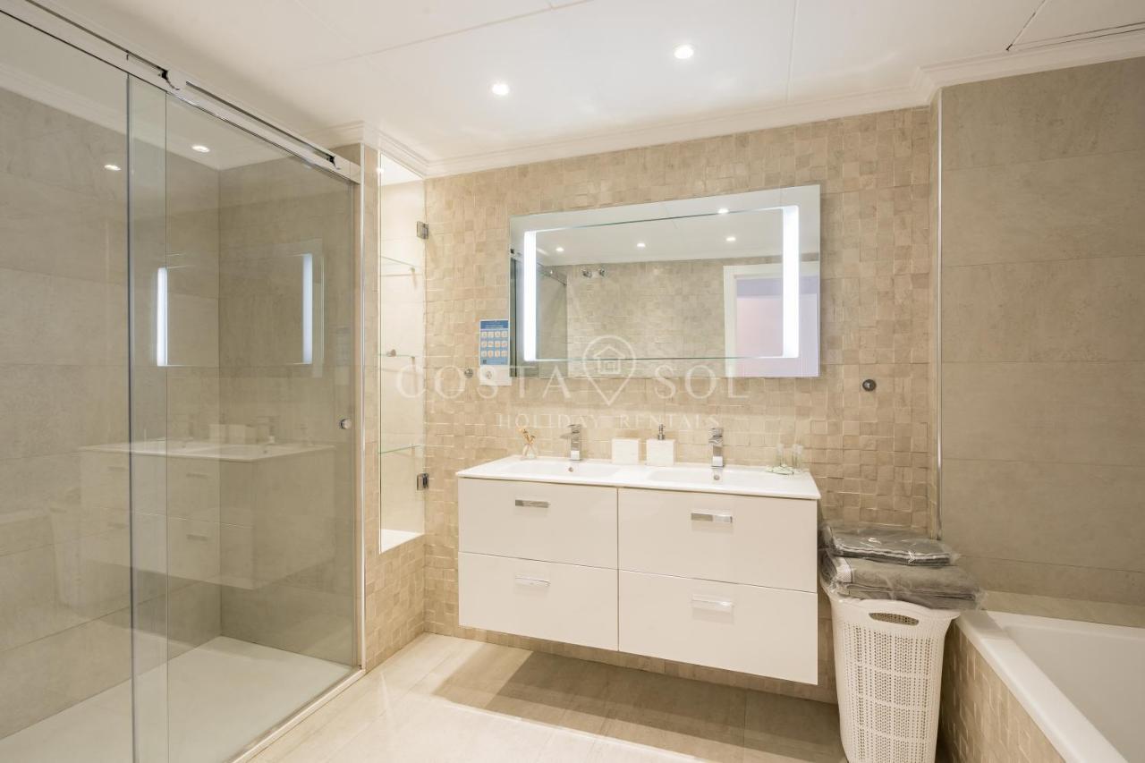 Puerto Marina-Benalmadena Luxury Apartment Dentro De La Isla Zewnętrze zdjęcie