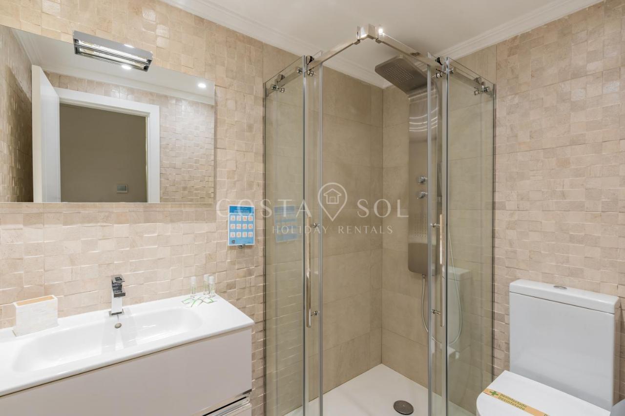 Puerto Marina-Benalmadena Luxury Apartment Dentro De La Isla Zewnętrze zdjęcie