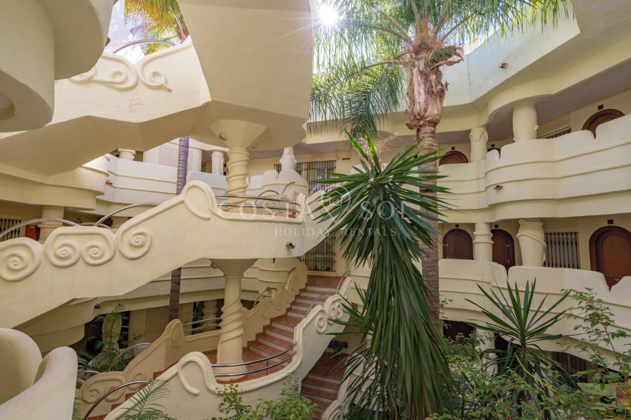 Puerto Marina-Benalmadena Luxury Apartment Dentro De La Isla Zewnętrze zdjęcie